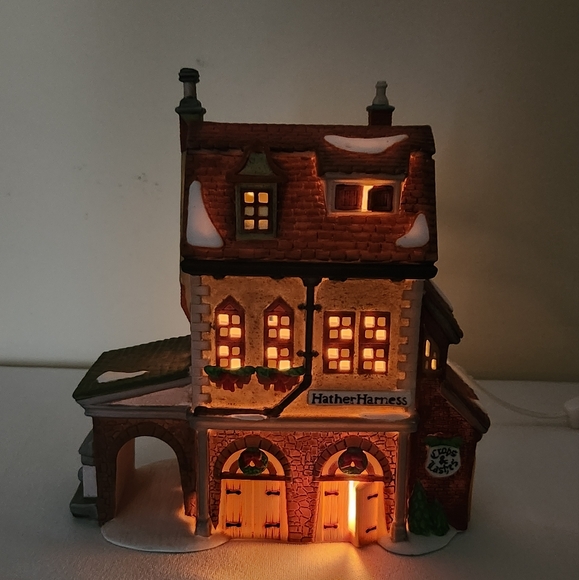 Vintage Retired 1994 Department 56 Handpainted Porcelain Lighted Hather Harness - Picture 3 of 12